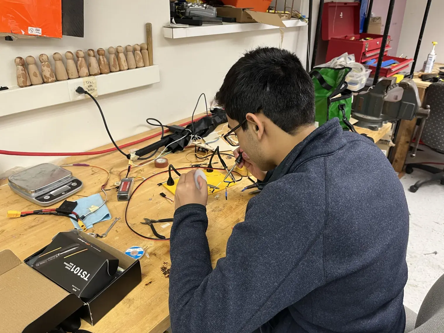 Soldering electronic connections for the aircraft